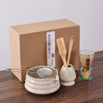 zestaw do parzenia herbaty matcha składający się z 6elementów